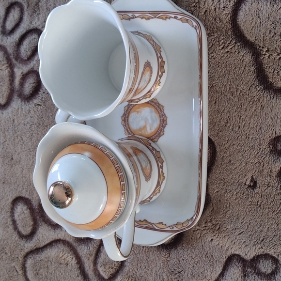 Vintage Sugar Bowl and Creamer Set - Picture 2 of 3